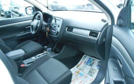Mitsubishi Outlander III рестайлинг 3, 2013 год, 1 298 000 рублей, 11 фотография