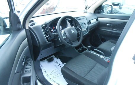 Mitsubishi Outlander III рестайлинг 3, 2013 год, 1 298 000 рублей, 7 фотография
