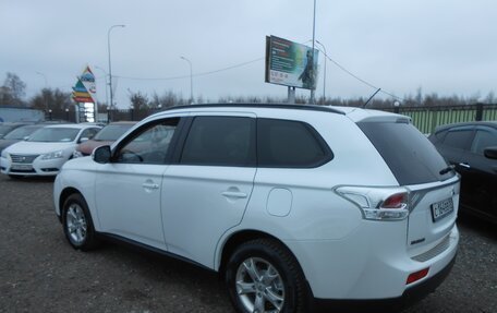 Mitsubishi Outlander III рестайлинг 3, 2013 год, 1 298 000 рублей, 4 фотография