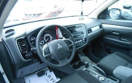 Mitsubishi Outlander III рестайлинг 3, 2013 год, 1 298 000 рублей, 8 фотография