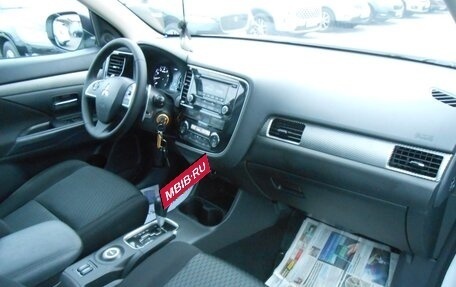 Mitsubishi Outlander III рестайлинг 3, 2013 год, 1 298 000 рублей, 12 фотография