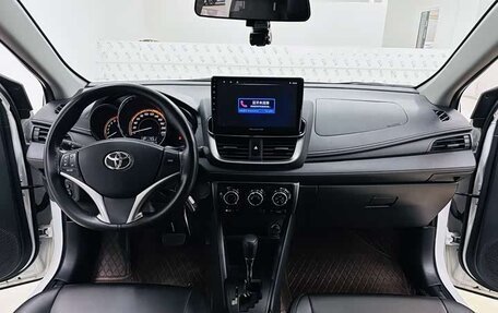 Toyota Yaris XP150 рестайлинг, 2022 год, 1 650 000 рублей, 10 фотография