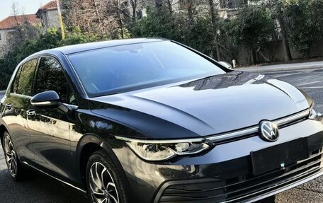 Volkswagen Golf VIII, 2022 год, 2 370 000 рублей, 2 фотография