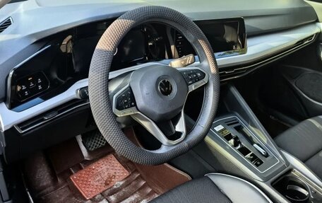 Volkswagen Golf VIII, 2022 год, 2 370 000 рублей, 7 фотография