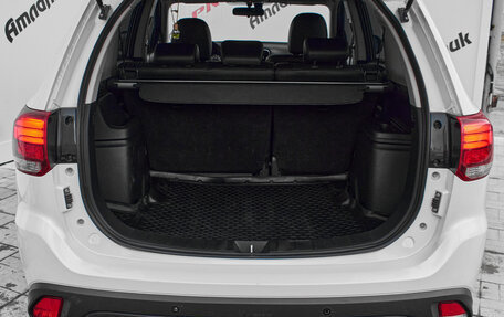 Mitsubishi Outlander III рестайлинг 3, 2015 год, 1 900 000 рублей, 8 фотография