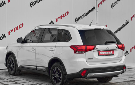 Mitsubishi Outlander III рестайлинг 3, 2015 год, 1 900 000 рублей, 6 фотография