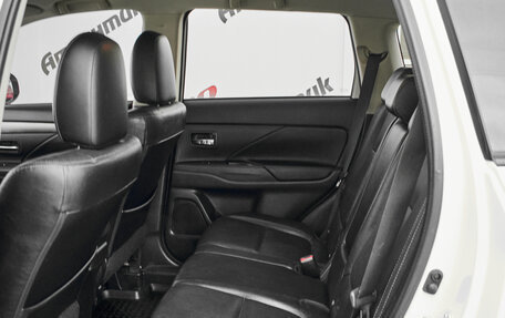 Mitsubishi Outlander III рестайлинг 3, 2015 год, 1 900 000 рублей, 25 фотография