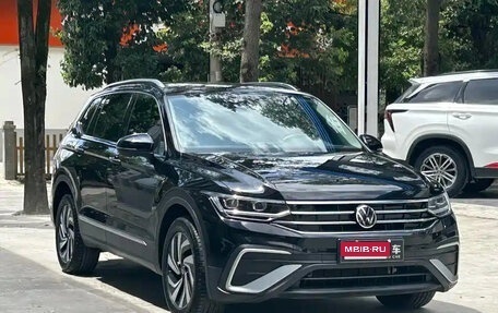 Volkswagen Tiguan II, 2022 год, 1 900 855 рублей, 3 фотография