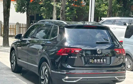 Volkswagen Tiguan II, 2022 год, 1 900 855 рублей, 4 фотография