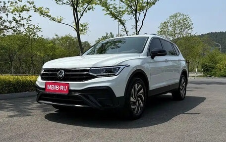 Volkswagen Tiguan II, 2022 год, 2 050 855 рублей, 1 фотография
