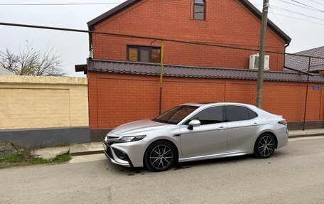 Toyota Camry, 2022 год, 3 750 000 рублей, 6 фотография