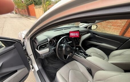 Toyota Camry, 2022 год, 3 750 000 рублей, 7 фотография