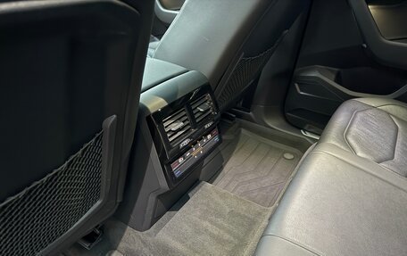 Volkswagen Touareg III, 2019 год, 6 200 000 рублей, 13 фотография