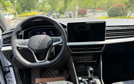 Volkswagen Tiguan II, 2022 год, 2 050 855 рублей, 8 фотография