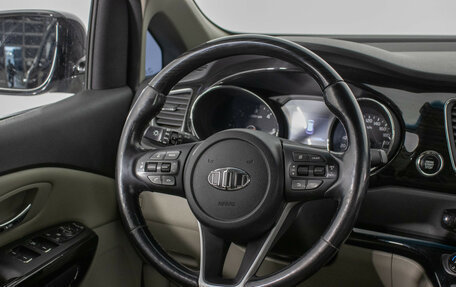 KIA Carnival III, 2018 год, 3 070 000 рублей, 16 фотография