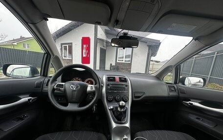Toyota Auris II, 2010 год, 750 000 рублей, 7 фотография