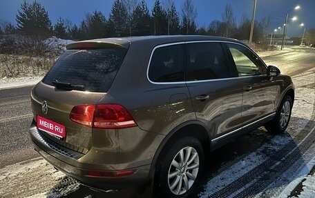 Volkswagen Touareg III, 2011 год, 2 100 000 рублей, 1 фотография