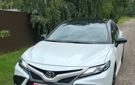 Toyota Camry, 2022 год, 3 850 000 рублей, 4 фотография