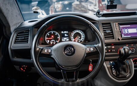 Volkswagen Transporter T6 рестайлинг, 2016 год, 7 500 000 рублей, 4 фотография