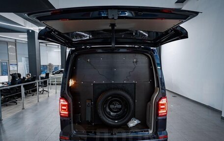 Volkswagen Transporter T6 рестайлинг, 2016 год, 7 500 000 рублей, 21 фотография