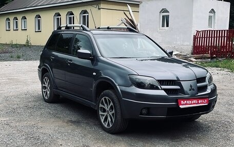 Mitsubishi Outlander III рестайлинг 3, 2006 год, 800 000 рублей, 1 фотография