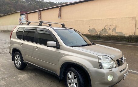 Nissan X-Trail, 2010 год, 875 000 рублей, 2 фотография