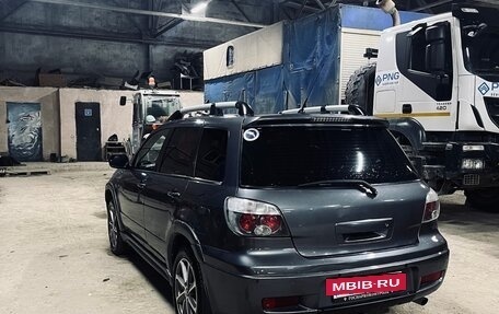 Mitsubishi Outlander III рестайлинг 3, 2006 год, 800 000 рублей, 5 фотография