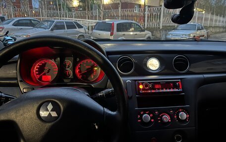 Mitsubishi Outlander III рестайлинг 3, 2006 год, 800 000 рублей, 8 фотография