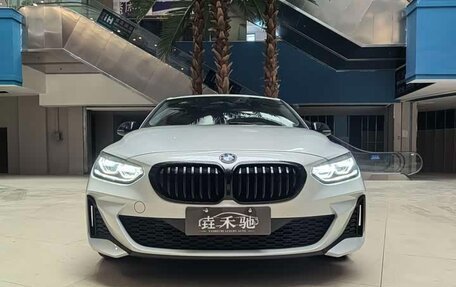 BMW 1 серия, 2022 год, 2 190 000 рублей, 11 фотография