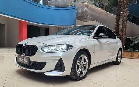 BMW 1 серия, 2022 год, 2 190 000 рублей, 10 фотография