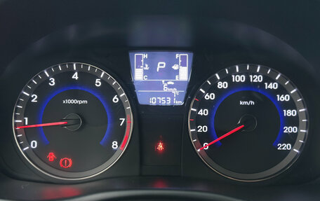 Hyundai Solaris II рестайлинг, 2014 год, 1 090 000 рублей, 13 фотография