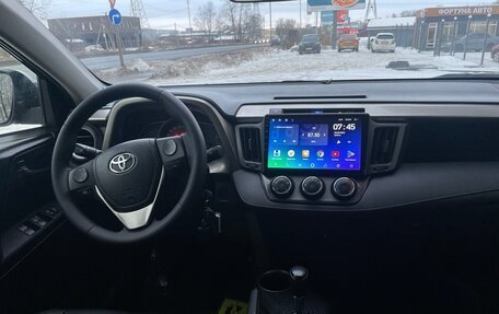 Toyota RAV4, 2015 год, 1 850 000 рублей, 10 фотография