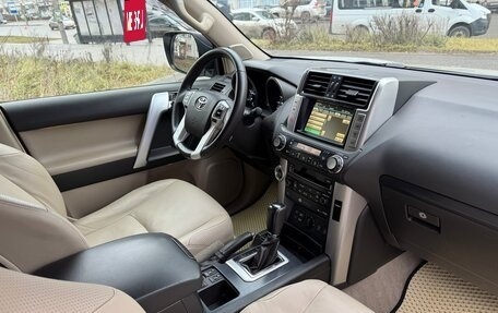 Toyota Land Cruiser Prado 150 рестайлинг 2, 2010 год, 2 560 000 рублей, 10 фотография