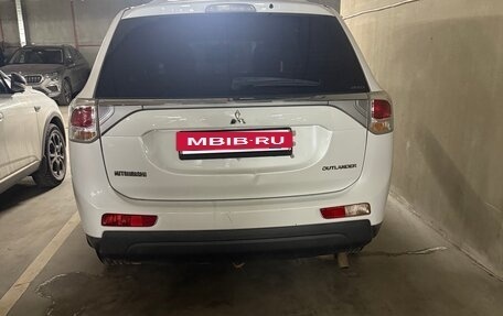 Mitsubishi Outlander III рестайлинг 3, 2012 год, 990 000 рублей, 3 фотография