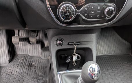 Renault Kaptur I рестайлинг, 2017 год, 1 595 000 рублей, 23 фотография