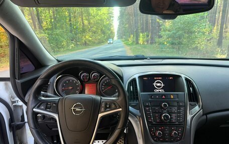 Opel Astra J, 2011 год, 400 000 рублей, 2 фотография