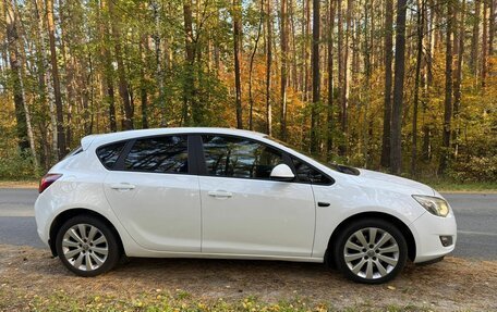 Opel Astra J, 2011 год, 400 000 рублей, 5 фотография