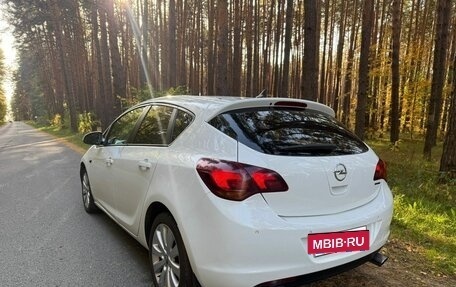 Opel Astra J, 2011 год, 400 000 рублей, 6 фотография