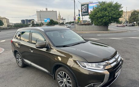 Mitsubishi Outlander III рестайлинг 3, 2018 год, 2 300 000 рублей, 2 фотография