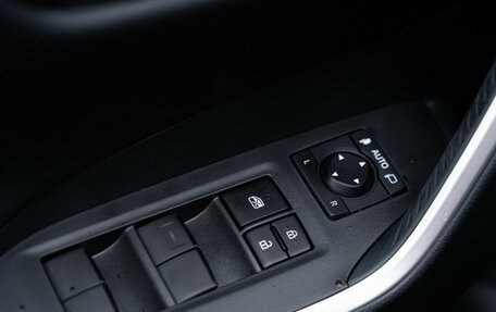 Toyota RAV4, 2025 год, 4 800 000 рублей, 24 фотография