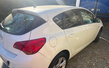 Opel Astra J, 2011 год, 650 000 рублей, 4 фотография