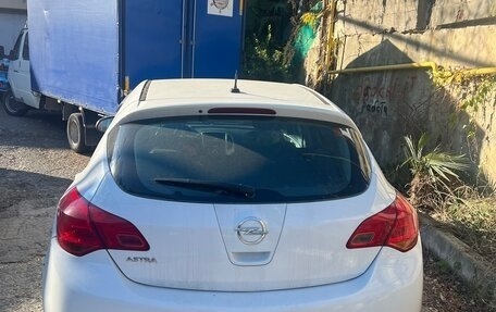 Opel Astra J, 2011 год, 650 000 рублей, 2 фотография