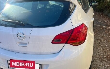 Opel Astra J, 2011 год, 650 000 рублей, 3 фотография