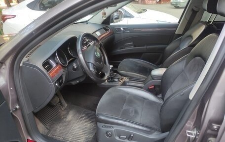 Skoda Superb III рестайлинг, 2012 год, 1 300 000 рублей, 11 фотография