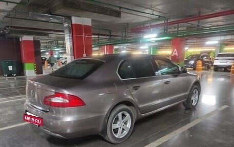 Skoda Superb III рестайлинг, 2012 год, 1 300 000 рублей, 10 фотография