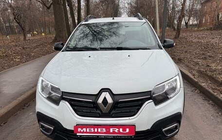 Renault Sandero II рестайлинг, 2019 год, 740 000 рублей, 2 фотография