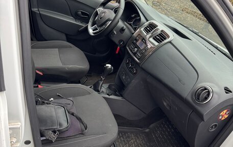 Renault Sandero II рестайлинг, 2019 год, 740 000 рублей, 9 фотография