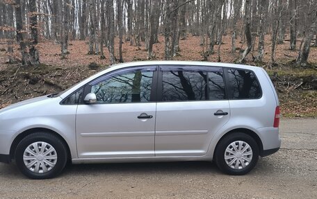 Volkswagen Touran III, 2006 год, 630 000 рублей, 3 фотография