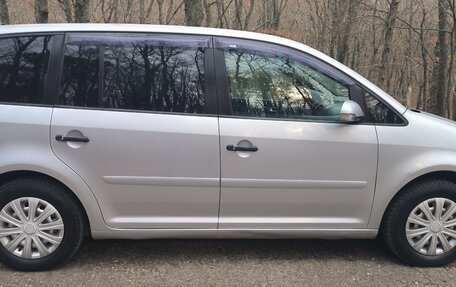 Volkswagen Touran III, 2006 год, 630 000 рублей, 4 фотография