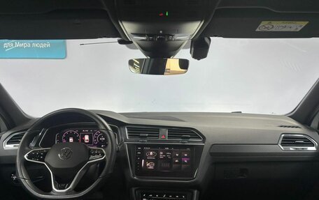 Volkswagen Tiguan II, 2021 год, 4 012 000 рублей, 12 фотография